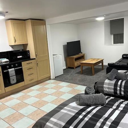 Studio Flat Twin - Town Centre Merthyr Tydfil Esterno foto